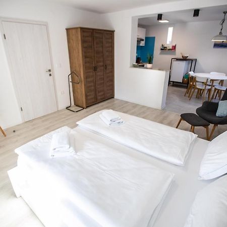 Aloha Apartments Capodistria Esterno foto