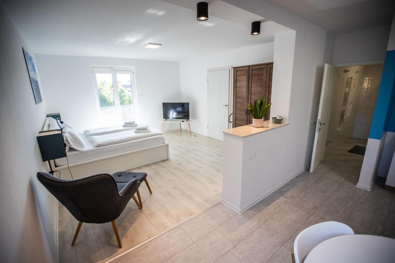 Aloha Apartments Capodistria Esterno foto